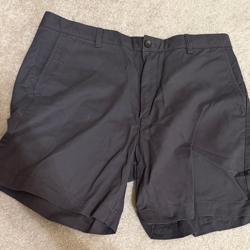Amazon Essentials Men's Charcoal Flat Front Shorts